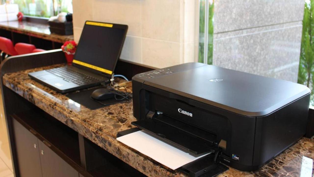 Toyoko Inn Okinawa Naha Asahibashi Ekimae מראה חיצוני תמונה