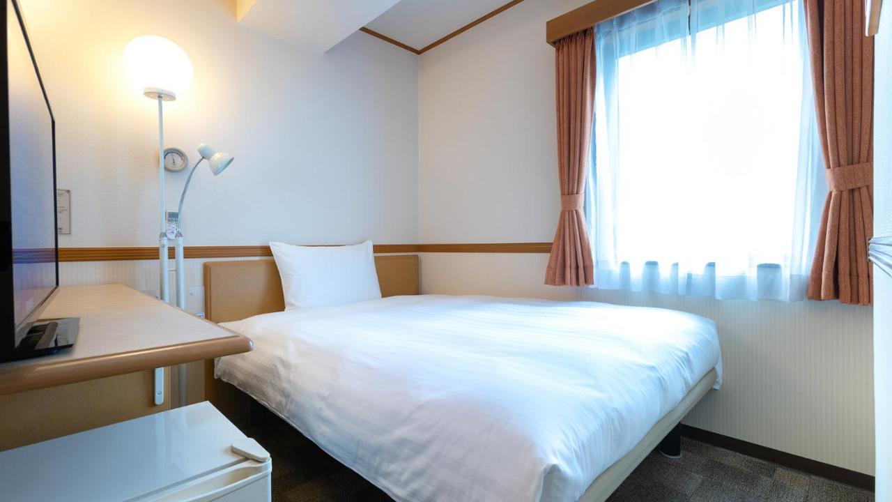 Toyoko Inn Okinawa Naha Asahibashi Ekimae מראה חיצוני תמונה