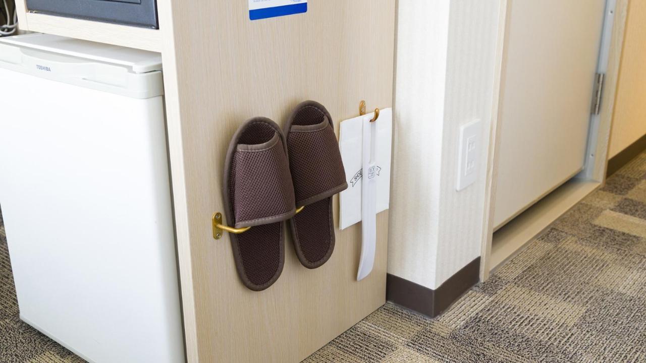Toyoko Inn Okinawa Naha Asahibashi Ekimae מראה חיצוני תמונה