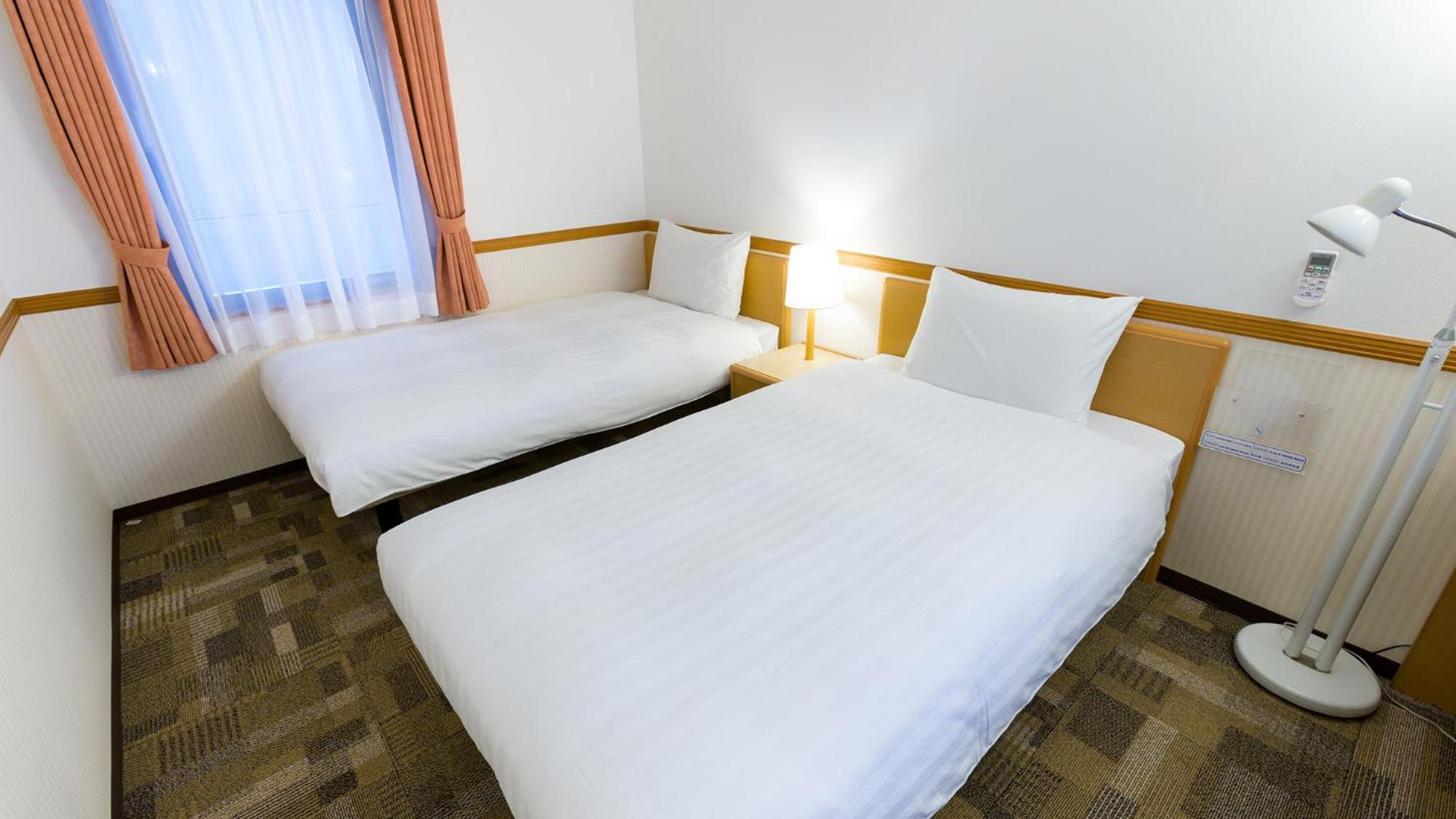 Toyoko Inn Okinawa Naha Asahibashi Ekimae חדר תמונה