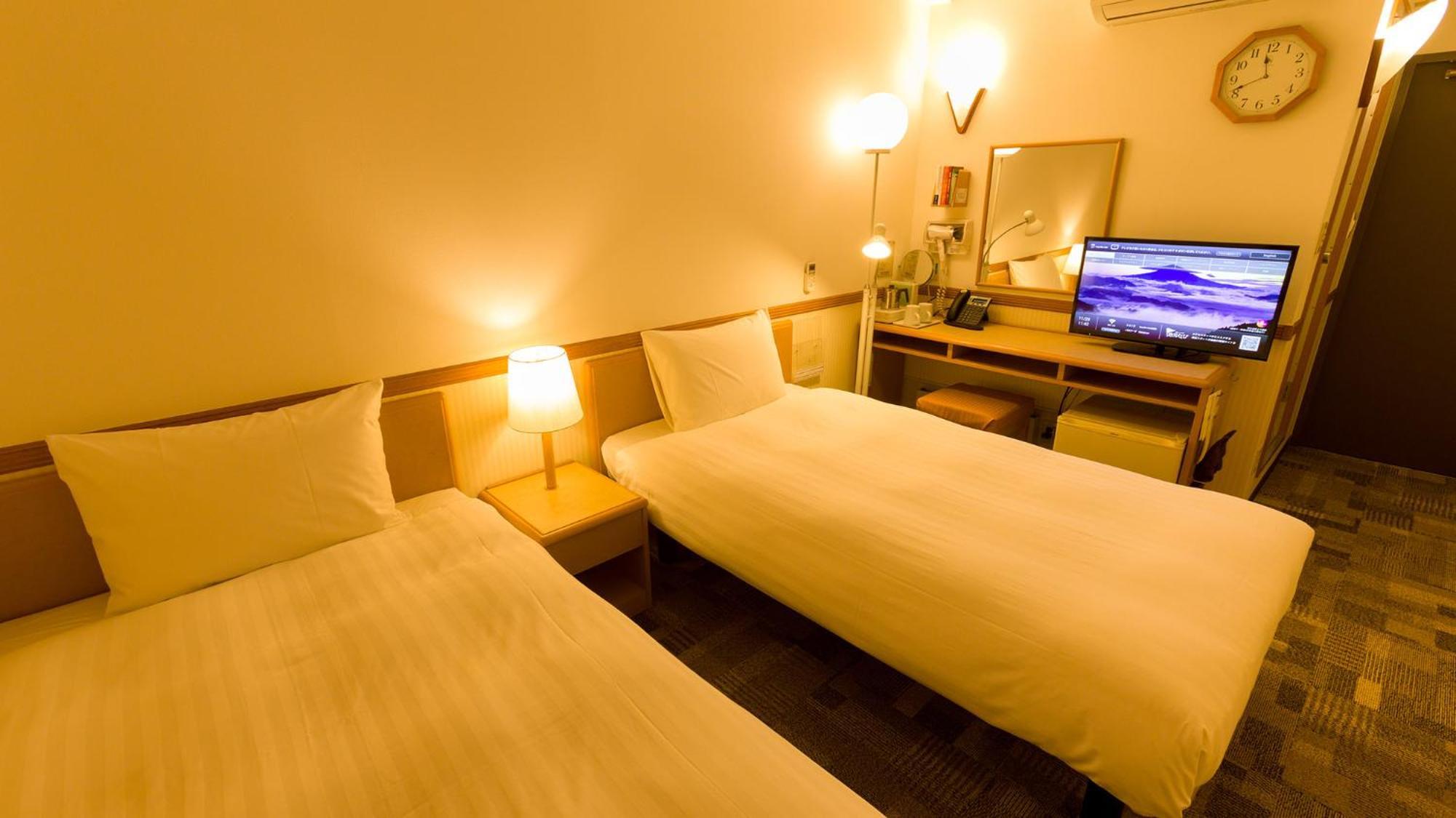Toyoko Inn Okinawa Naha Asahibashi Ekimae חדר תמונה