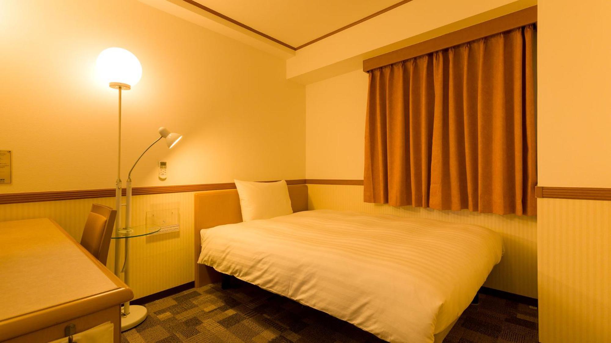 Toyoko Inn Okinawa Naha Asahibashi Ekimae חדר תמונה