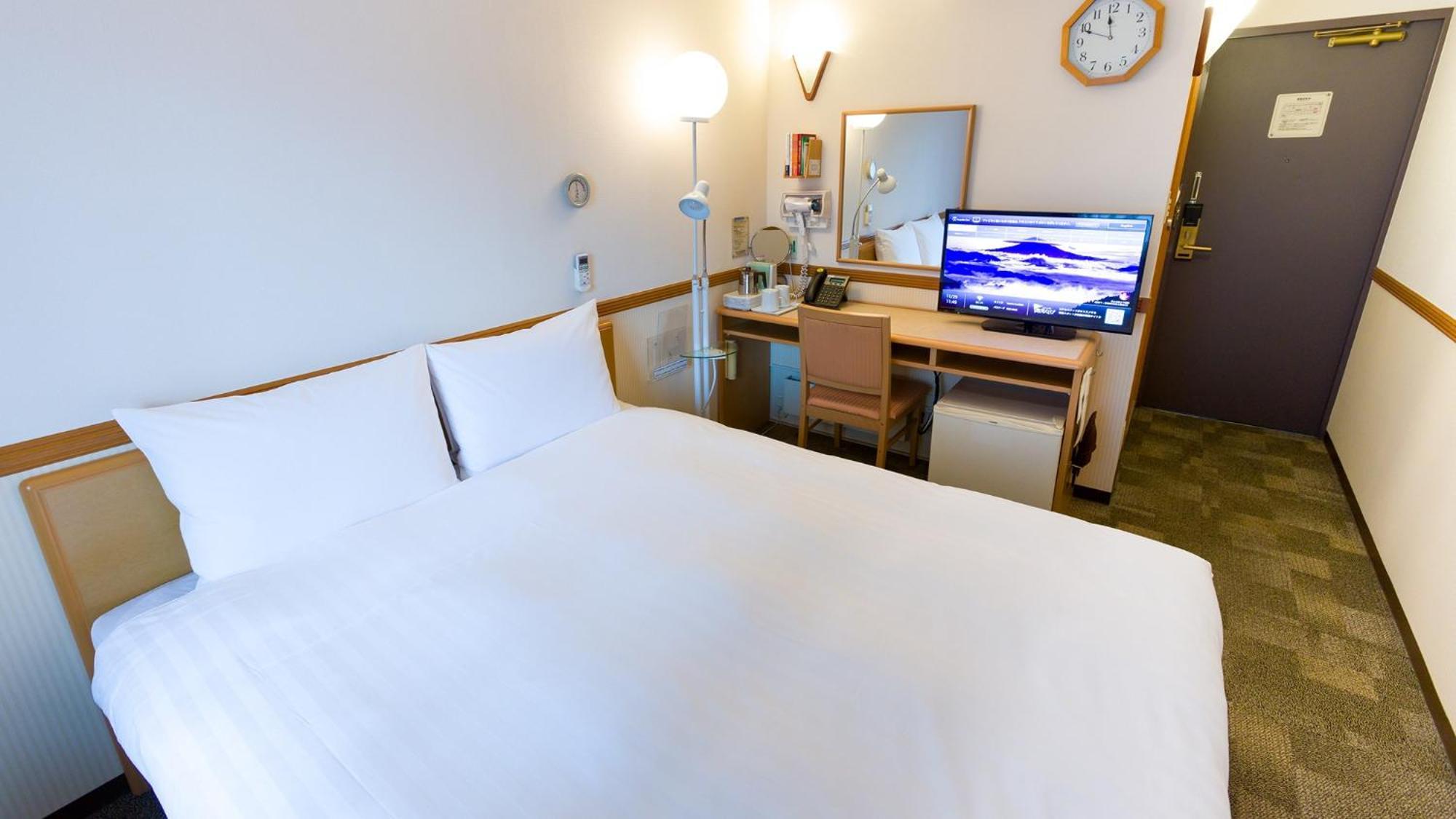 Toyoko Inn Okinawa Naha Asahibashi Ekimae חדר תמונה