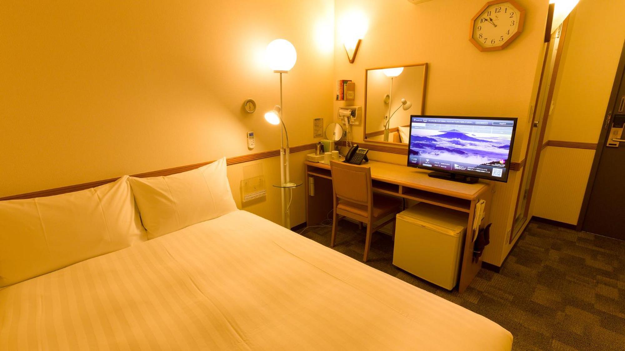 Toyoko Inn Okinawa Naha Asahibashi Ekimae חדר תמונה