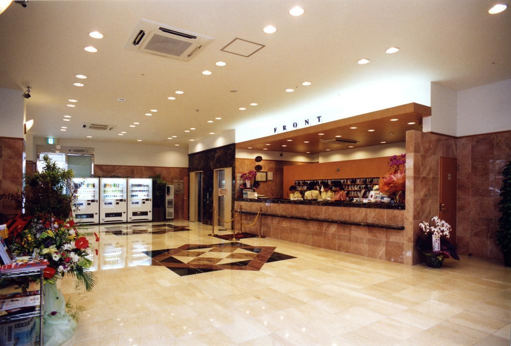 Toyoko Inn Okinawa Naha Asahibashi Ekimae מראה חיצוני תמונה