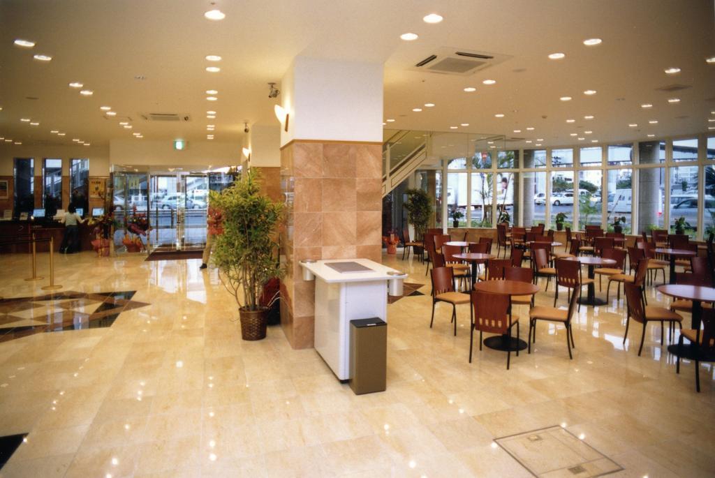 Toyoko Inn Okinawa Naha Asahibashi Ekimae מראה חיצוני תמונה
