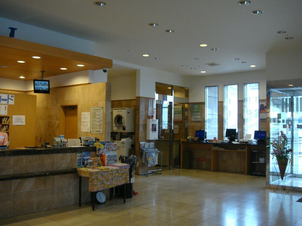 Toyoko Inn Okinawa Naha Asahibashi Ekimae מראה חיצוני תמונה